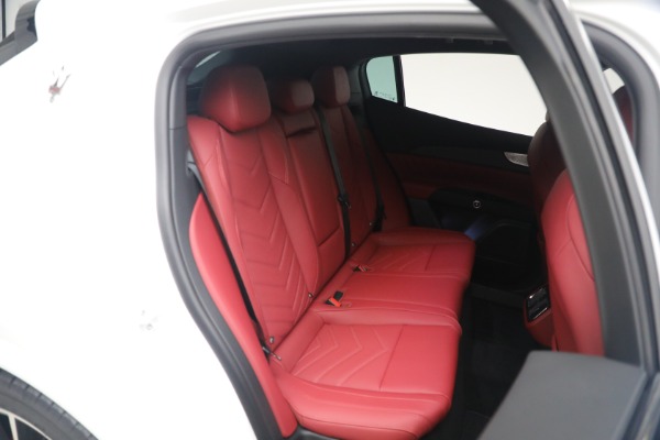 New 2023 Maserati Grecale Trofeo for sale $110,095 at Bentley Greenwich in Greenwich CT 06830 22