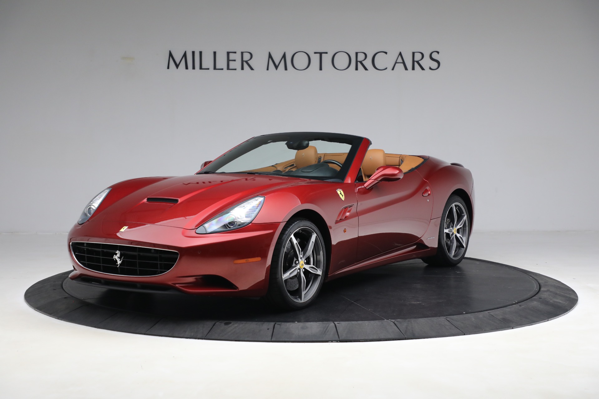 Used 2014 Ferrari California for sale $136,900 at Bentley Greenwich in Greenwich CT 06830 1