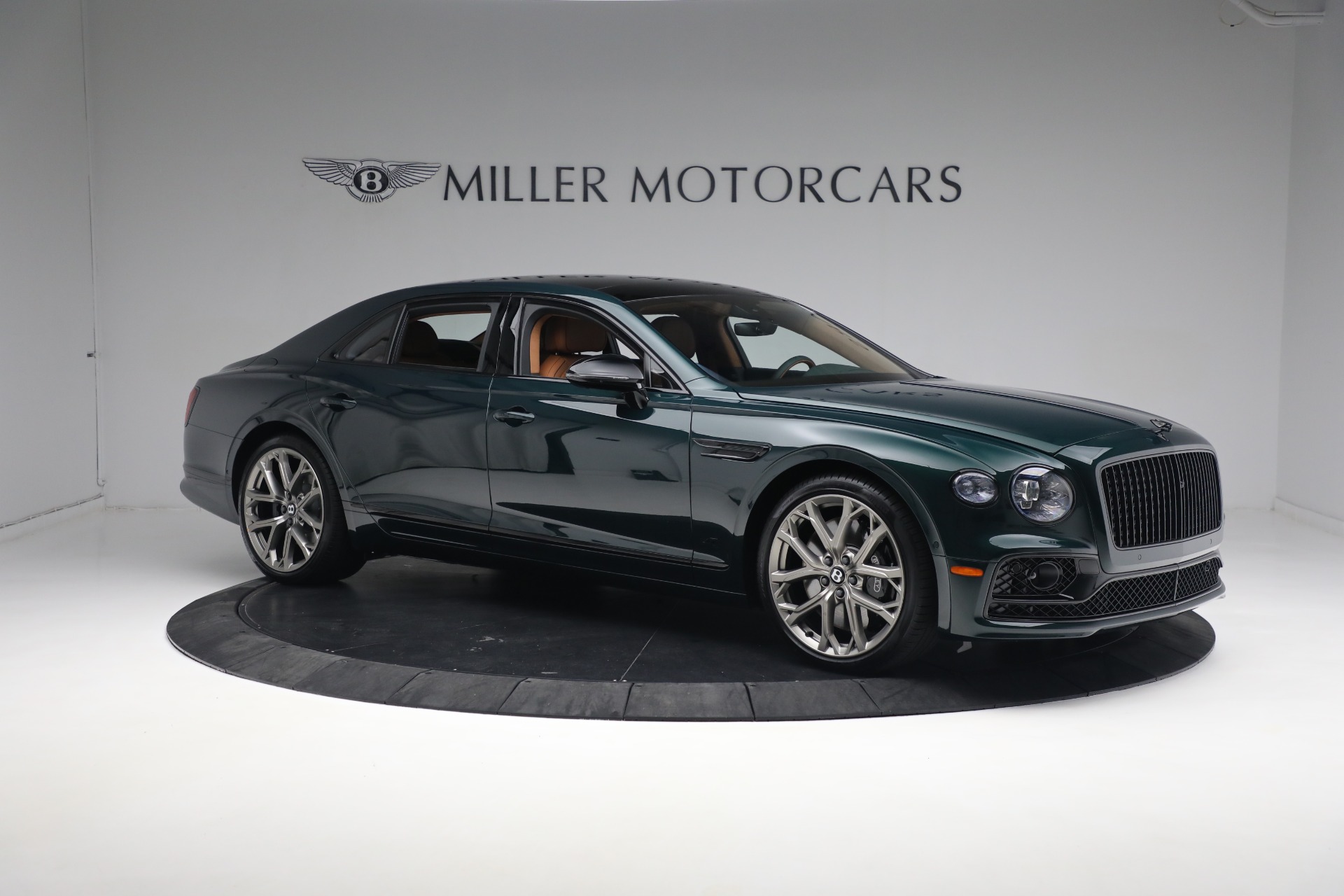 2023 インハイ  ホワイト サイズL New 2023 Bentley Flying Spur S V8 For Sale (Special Pricing