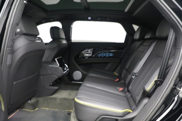 New 2023 Bentley Bentayga EWB V8 for sale $270,600 at Bentley Greenwich in Greenwich CT 06830 22