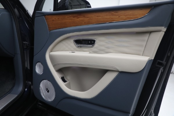 Used 2023 Bentley Bentayga EWB Azure V8 for sale $267,900 at Bentley Greenwich in Greenwich CT 06830 20
