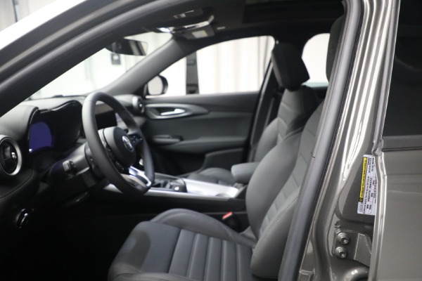 New 2024 Alfa Romeo Tonale Ti for sale Call for price at Bentley Greenwich in Greenwich CT 06830 15