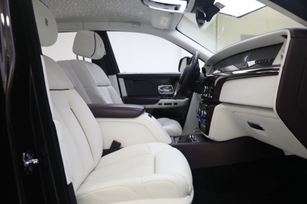 Used 2018 Rolls-Royce Phantom for sale $339,900 at Bentley Greenwich in Greenwich CT 06830 14