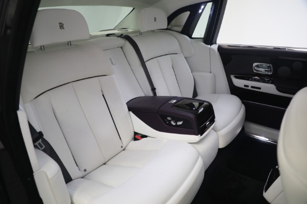 Used 2018 Rolls-Royce Phantom for sale Sold at Bentley Greenwich in Greenwich CT 06830 18