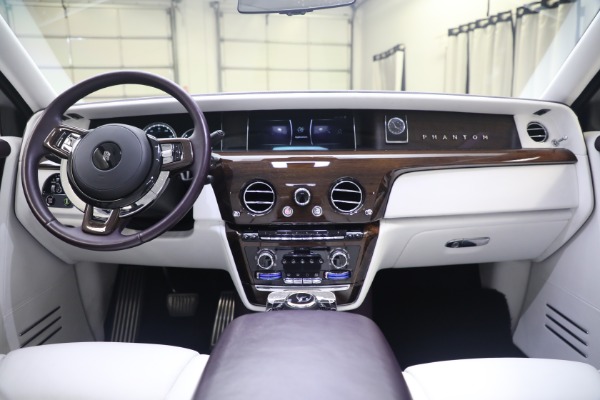 Used 2018 Rolls-Royce Phantom for sale Sold at Bentley Greenwich in Greenwich CT 06830 4