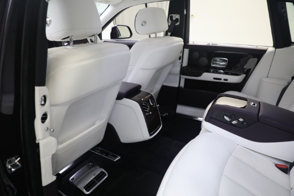 Used 2018 Rolls-Royce Phantom for sale $339,900 at Bentley Greenwich in Greenwich CT 06830 9