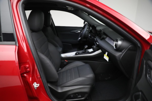 New 2024 Alfa Romeo Tonale Ti for sale $49,790 at Bentley Greenwich in Greenwich CT 06830 18