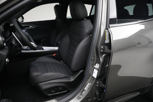 Used 2024 Alfa Romeo Tonale Hybrid Veloce for sale $26,900 at Bentley Greenwich in Greenwich CT 06830 21
