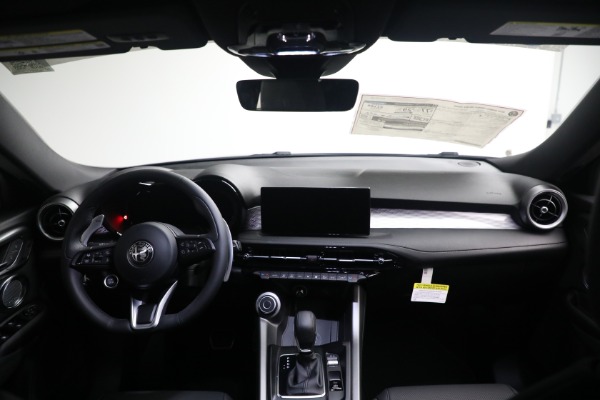 Used 2024 Alfa Romeo Tonale Hybrid Veloce for sale $26,900 at Bentley Greenwich in Greenwich CT 06830 28