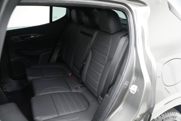 New 2024 Alfa Romeo Tonale Veloce for sale $55,300 at Bentley Greenwich in Greenwich CT 06830 24