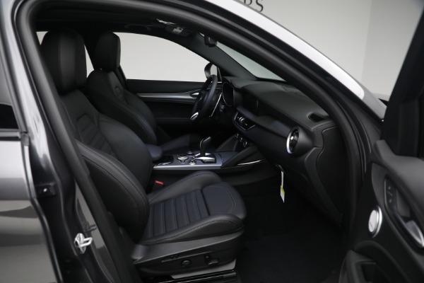 New 2024 Alfa Romeo Stelvio Veloce for sale Sold at Bentley Greenwich in Greenwich CT 06830 22