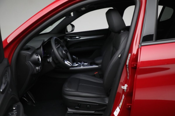 New 2024 Alfa Romeo Stelvio Ti for sale $54,320 at Bentley Greenwich in Greenwich CT 06830 19