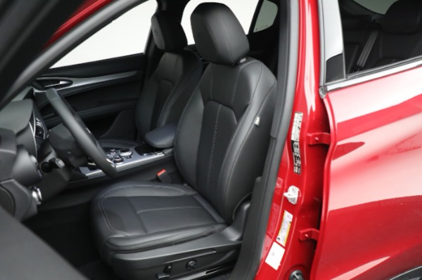 New 2024 Alfa Romeo Stelvio Ti for sale $54,320 at Bentley Greenwich in Greenwich CT 06830 21