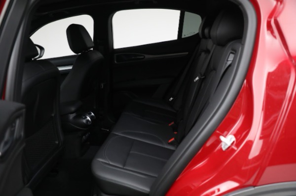 New 2024 Alfa Romeo Stelvio Ti for sale $54,320 at Bentley Greenwich in Greenwich CT 06830 22
