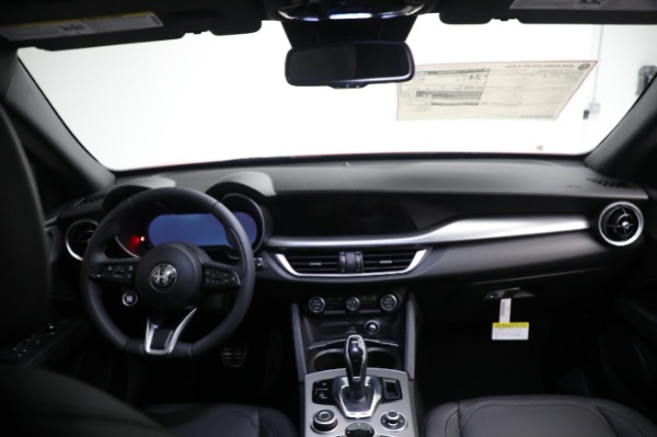 New 2024 Alfa Romeo Stelvio Ti for sale $54,320 at Bentley Greenwich in Greenwich CT 06830 27