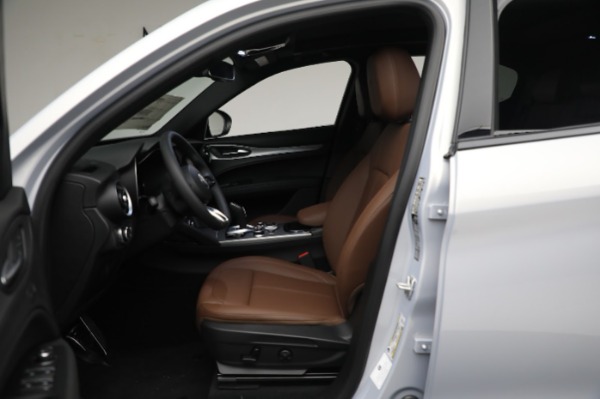 New 2024 Alfa Romeo Stelvio Ti for sale $55,230 at Bentley Greenwich in Greenwich CT 06830 17