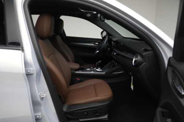 New 2024 Alfa Romeo Stelvio Ti for sale $55,230 at Bentley Greenwich in Greenwich CT 06830 18