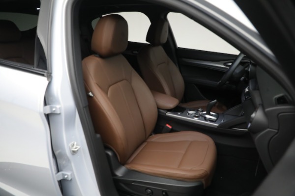 New 2024 Alfa Romeo Stelvio Ti for sale $55,230 at Bentley Greenwich in Greenwich CT 06830 20