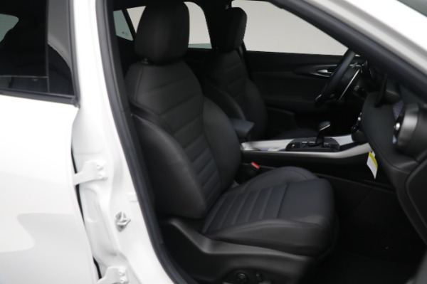 New 2024 Alfa Romeo Tonale Veloce for sale $56,640 at Bentley Greenwich in Greenwich CT 06830 21