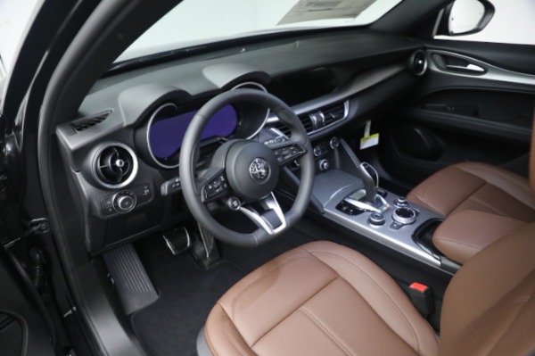 New 2024 Alfa Romeo Stelvio Ti for sale $55,230 at Bentley Greenwich in Greenwich CT 06830 23