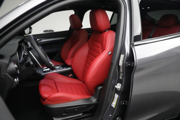 New 2024 Alfa Romeo Stelvio Veloce for sale $59,205 at Bentley Greenwich in Greenwich CT 06830 18
