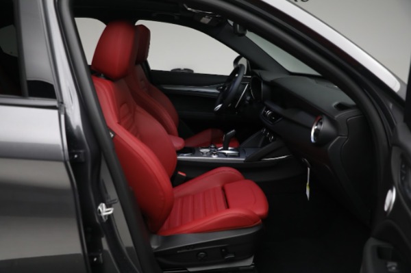 New 2024 Alfa Romeo Stelvio Veloce for sale $59,205 at Bentley Greenwich in Greenwich CT 06830 19