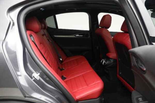 New 2024 Alfa Romeo Stelvio Veloce for sale $59,205 at Bentley Greenwich in Greenwich CT 06830 23