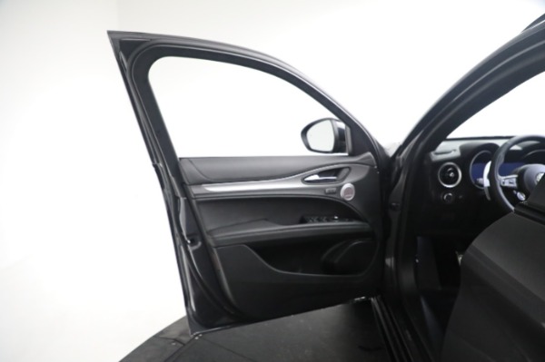 New 2024 Alfa Romeo Stelvio Veloce for sale $59,205 at Bentley Greenwich in Greenwich CT 06830 26