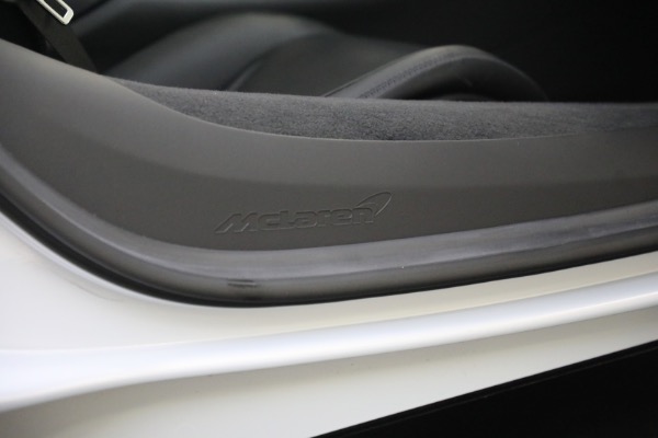 New 2023 McLaren Artura TechLux for sale $279,835 at Bentley Greenwich in Greenwich CT 06830 28