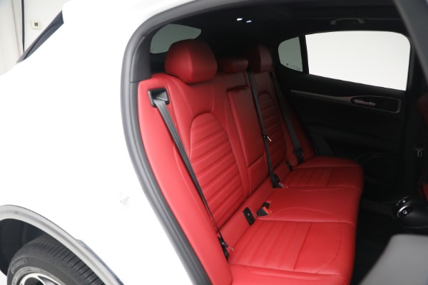 New 2024 Alfa Romeo Stelvio Veloce for sale Sold at Bentley Greenwich in Greenwich CT 06830 25