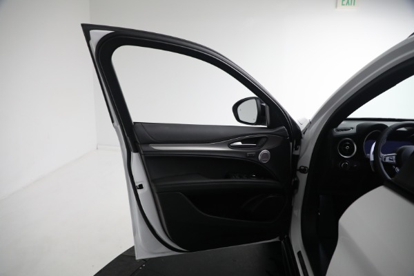 New 2024 Alfa Romeo Stelvio Veloce for sale Sold at Bentley Greenwich in Greenwich CT 06830 28