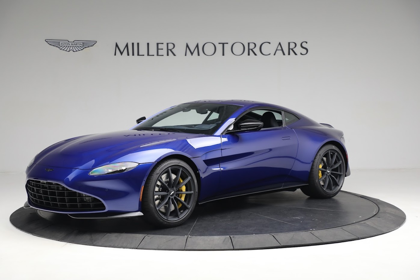 Used 2023 Aston Martin Vantage V8 for sale $168,900 at Bentley Greenwich in Greenwich CT 06830 1