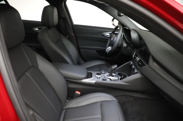 New 2024 Alfa Romeo Giulia Ti for sale $51,115 at Bentley Greenwich in Greenwich CT 06830 17