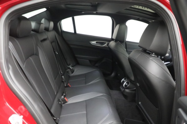 New 2024 Alfa Romeo Giulia Ti for sale $51,115 at Bentley Greenwich in Greenwich CT 06830 20