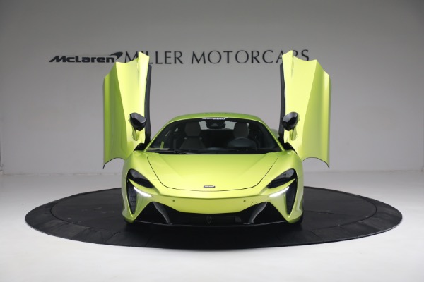 New 2023 McLaren Artura Vision for sale $277,875 at Bentley Greenwich in Greenwich CT 06830 13