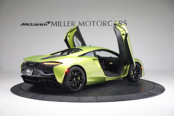New 2023 McLaren Artura Vision for sale $277,875 at Bentley Greenwich in Greenwich CT 06830 16