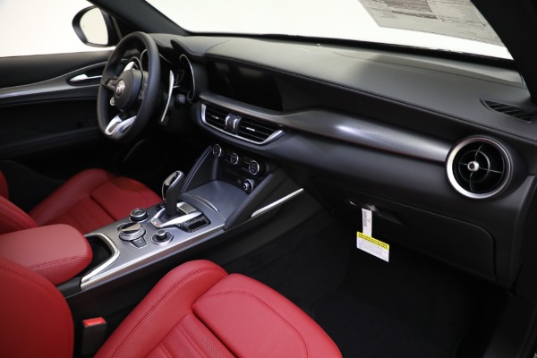 New 2023 Alfa Romeo Stelvio Veloce for sale $48,900 at Bentley Greenwich in Greenwich CT 06830 18