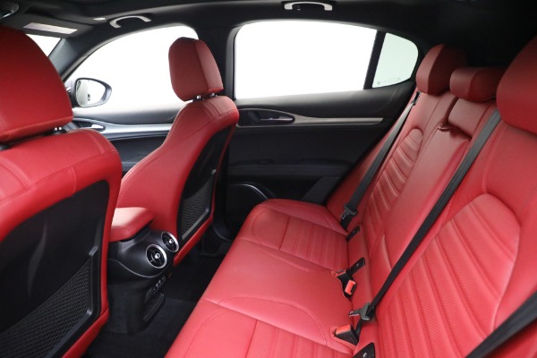 New 2023 Alfa Romeo Stelvio Veloce for sale $48,900 at Bentley Greenwich in Greenwich CT 06830 20