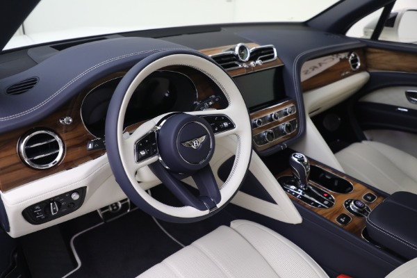 New 2023 Bentley Bentayga EWB Azure V8 for sale $292,110 at Bentley Greenwich in Greenwich CT 06830 18