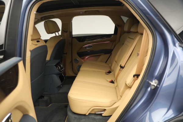 New 2023 Bentley Bentayga Hybrid for sale $250,740 at Bentley Greenwich in Greenwich CT 06830 24