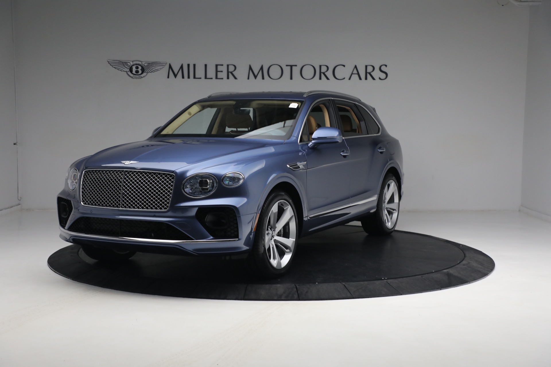 New 2023 Bentley Bentayga Hybrid for sale Sold at Bentley Greenwich in Greenwich CT 06830 1