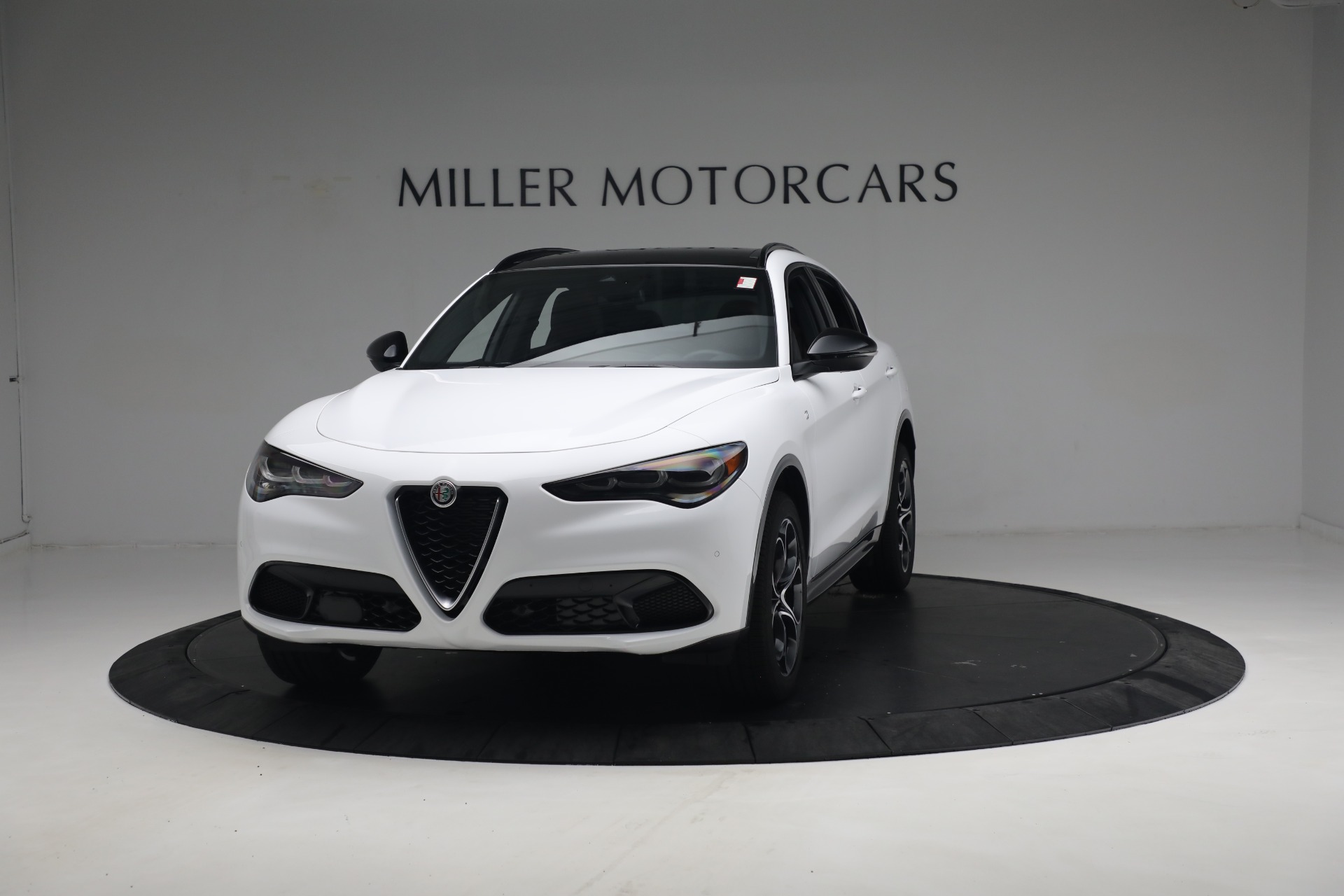 New 2024 Alfa Romeo Stelvio Ti for sale $54,570 at Bentley Greenwich in Greenwich CT 06830 1
