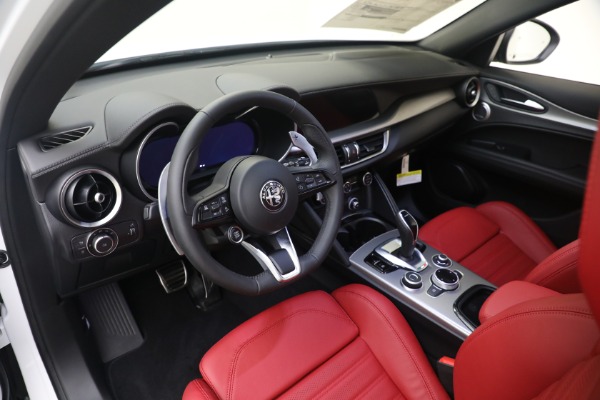 New 2024 Alfa Romeo Stelvio Veloce for sale $56,095 at Bentley Greenwich in Greenwich CT 06830 22