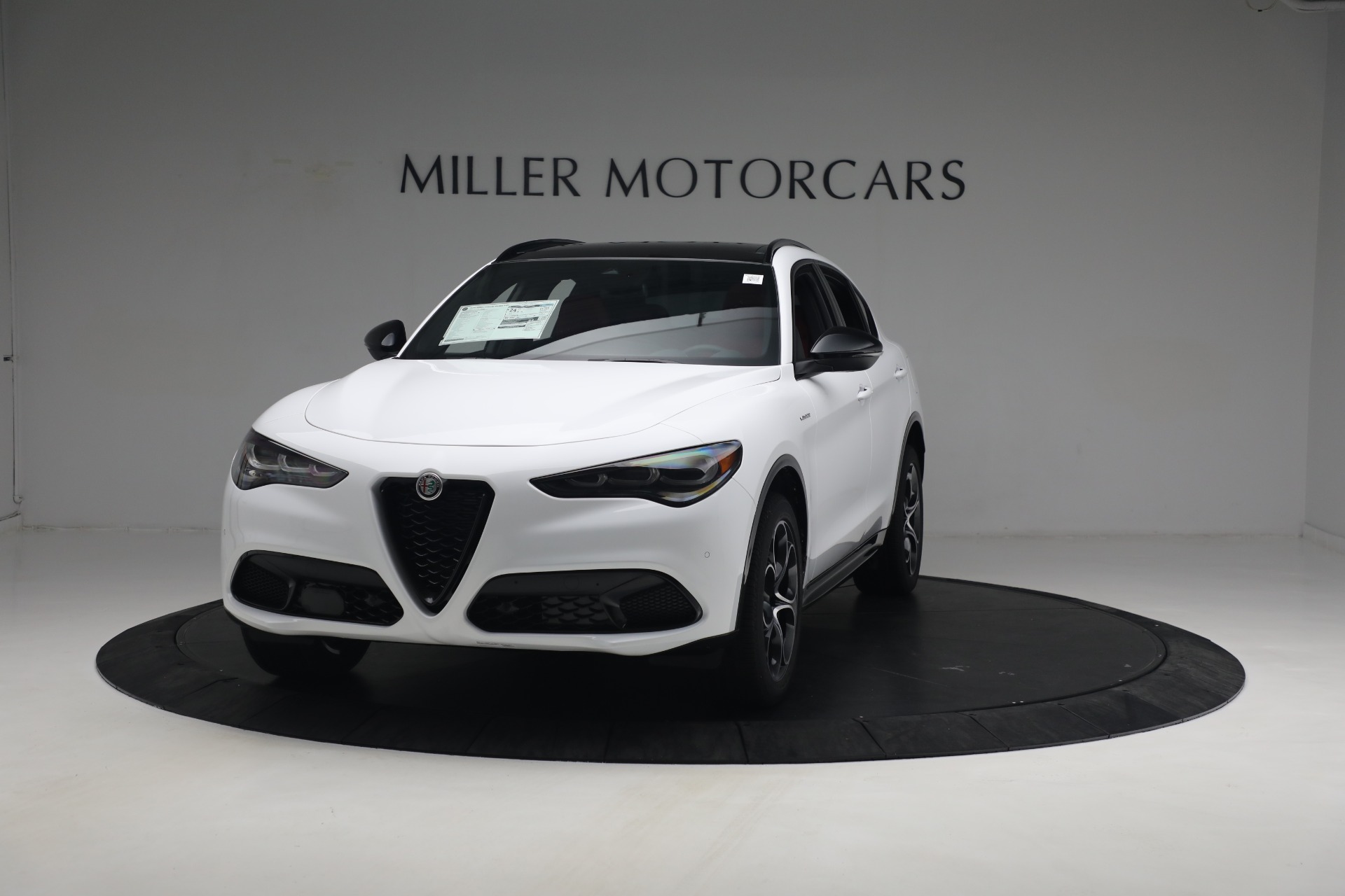 New 2024 Alfa Romeo Stelvio Veloce for sale $56,095 at Bentley Greenwich in Greenwich CT 06830 1