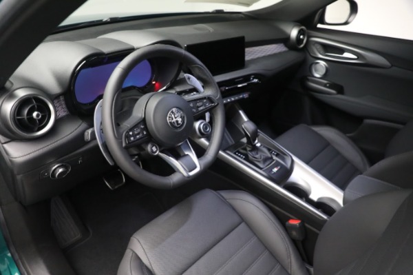 New 2024 Alfa Romeo Tonale Veloce for sale $58,840 at Bentley Greenwich in Greenwich CT 06830 24