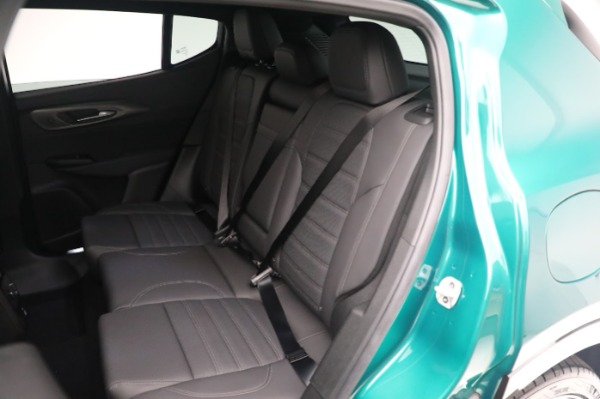 New 2024 Alfa Romeo Tonale Veloce for sale $58,840 at Bentley Greenwich in Greenwich CT 06830 27