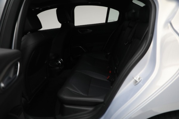 New 2023 Alfa Romeo Giulia Ti for sale Call for price at Bentley Greenwich in Greenwich CT 06830 20