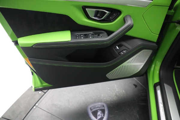 Used 2022 Lamborghini Urus for sale $269,900 at Bentley Greenwich in Greenwich CT 06830 15