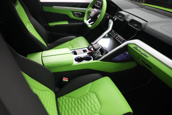 Used 2022 Lamborghini Urus for sale $269,900 at Bentley Greenwich in Greenwich CT 06830 21