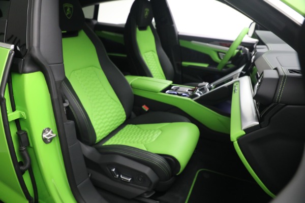 Used 2022 Lamborghini Urus for sale $269,900 at Bentley Greenwich in Greenwich CT 06830 23